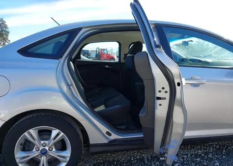 2013 Ford Focus Se z USA, uszkodzony, nr VIN 1FADP3F20DL190951